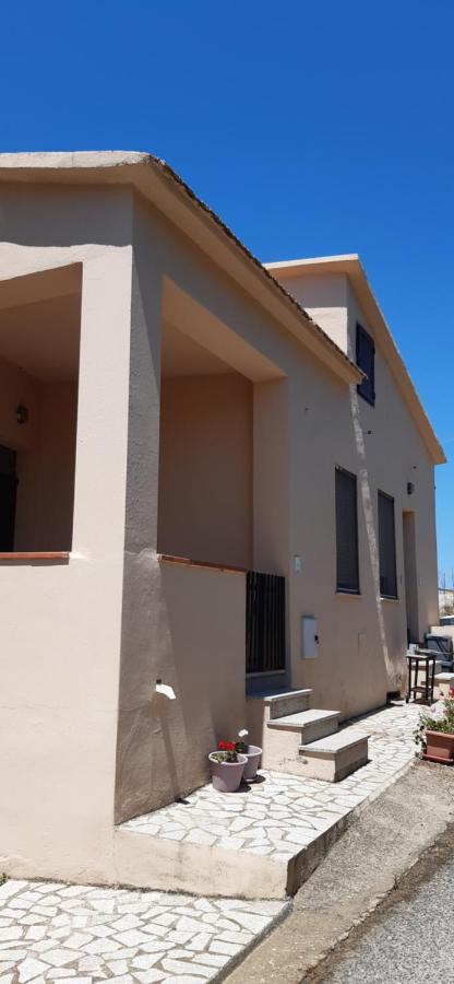 Casa Vacanza Costa Rossa Vista Mare Trinità dʼAgultu Exterior foto